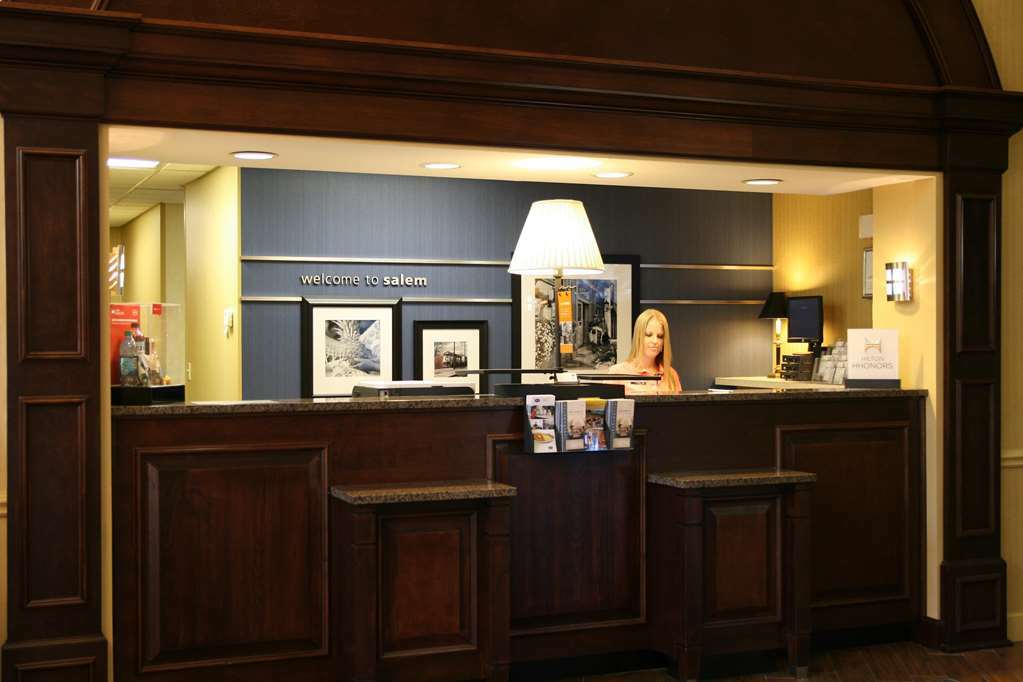 Hampton Inn Salem East - Electric Road Beltér fotó